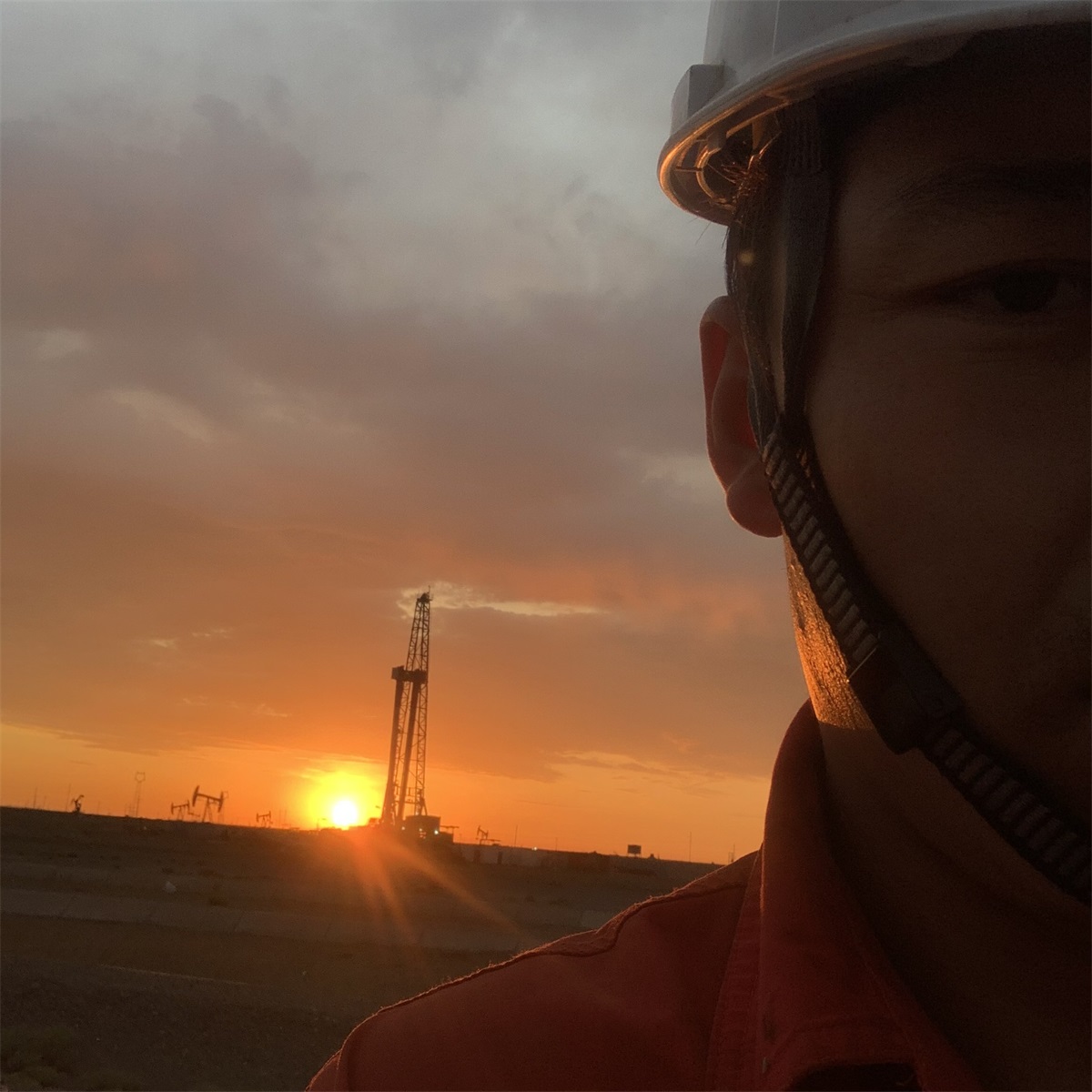 其實，現(xiàn)場也很美---我們是頂天立地的正通人